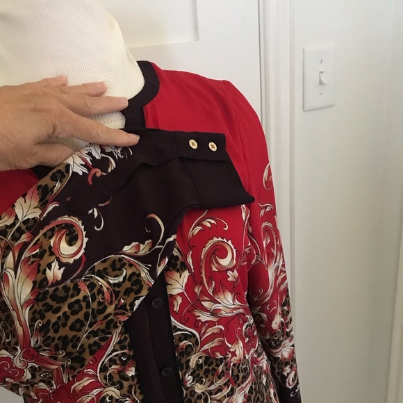 Silky Gorgeous Blouse. - Picture 2 of 6